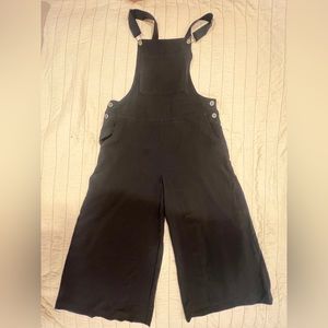 Xhilaration - black cropped wide leg overalls - SMALL